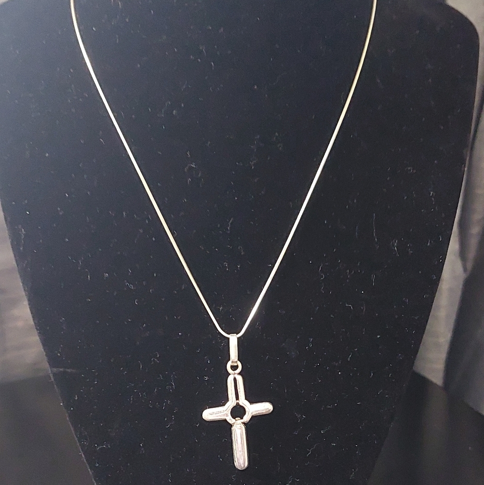 Vintage sterling necklace with cross